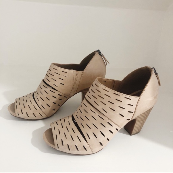 Clarks Shoes - Clarks • Okena Sass Nude Leather Upper Peep Toe